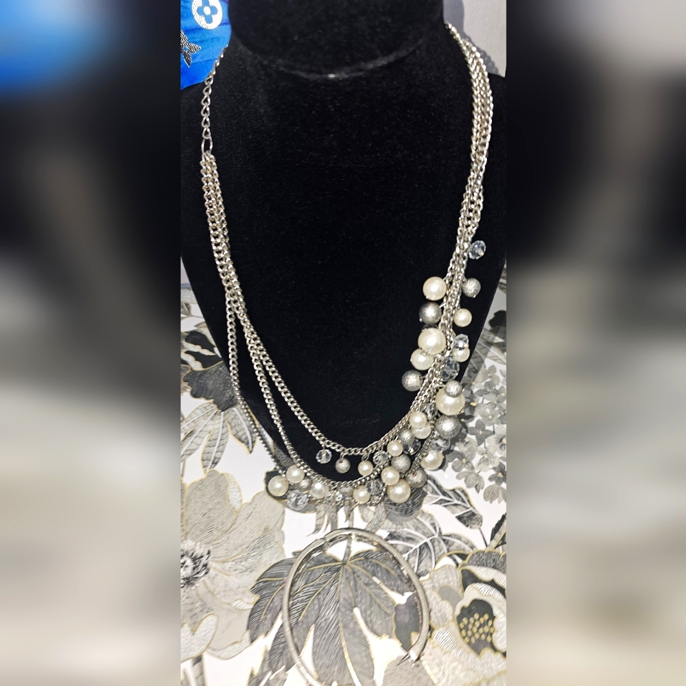 NWOT necklace and adjustable blingy bracelet